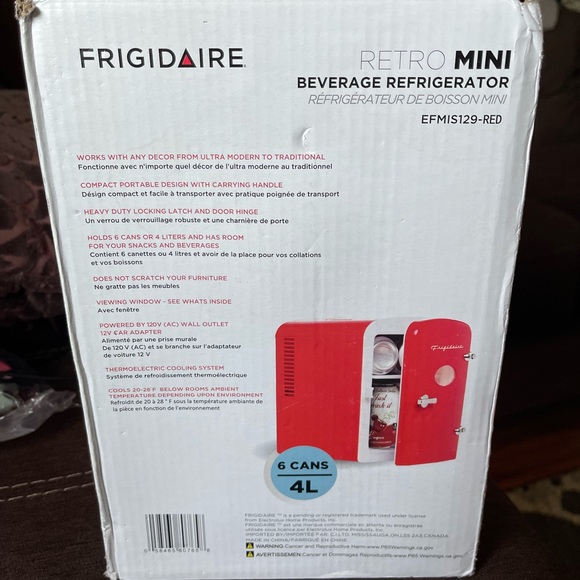 Frigidaire Retro Mini Fridge - Picture 2 of 3